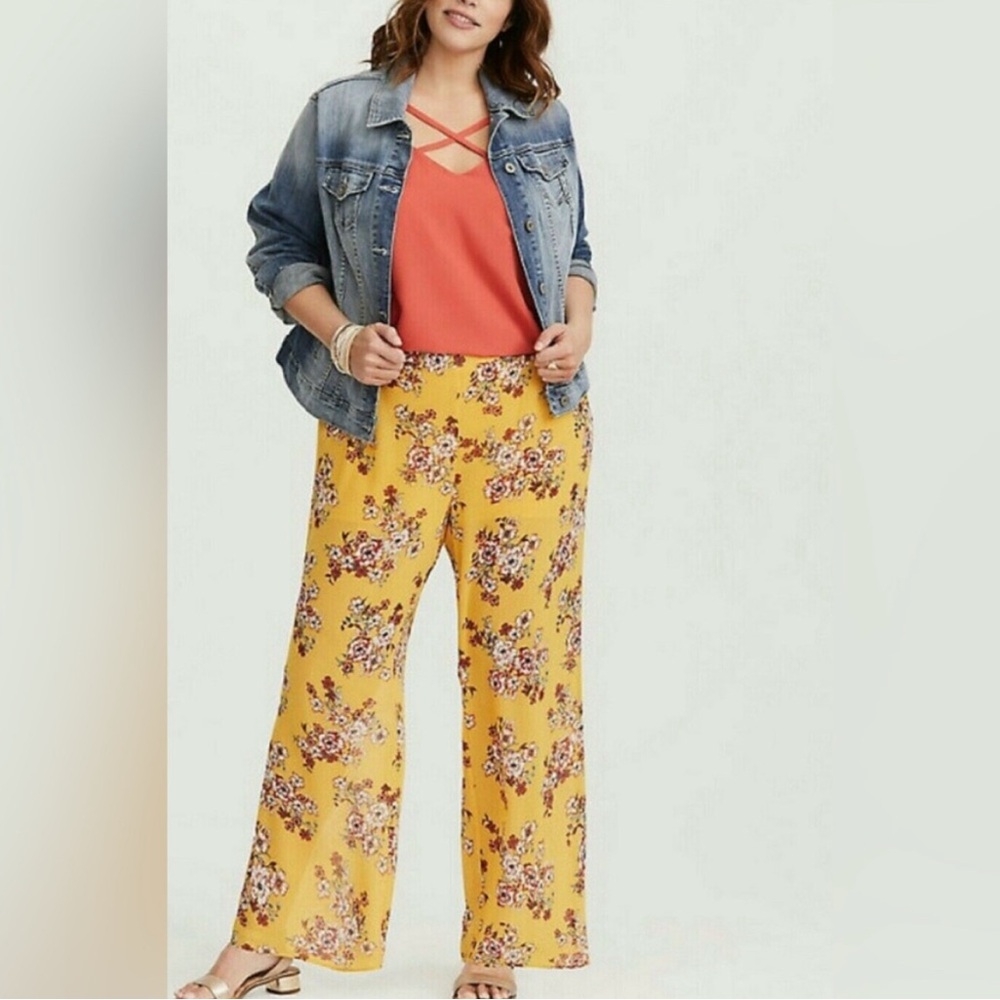 Torrid - Wide Leg Pants Yellow Floral Chiffon Semi Sheer with Short - Size 1 - Picture 2 of 8